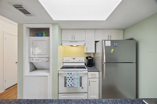 Building Photo - 8911 Blind Pass Rd