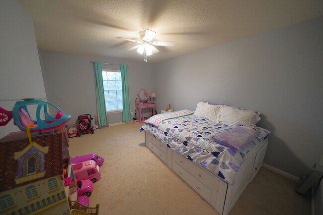 Building Photo - Gorgeous 5 Bedroom Rental in Cibolo! Realtor Commmission: $400