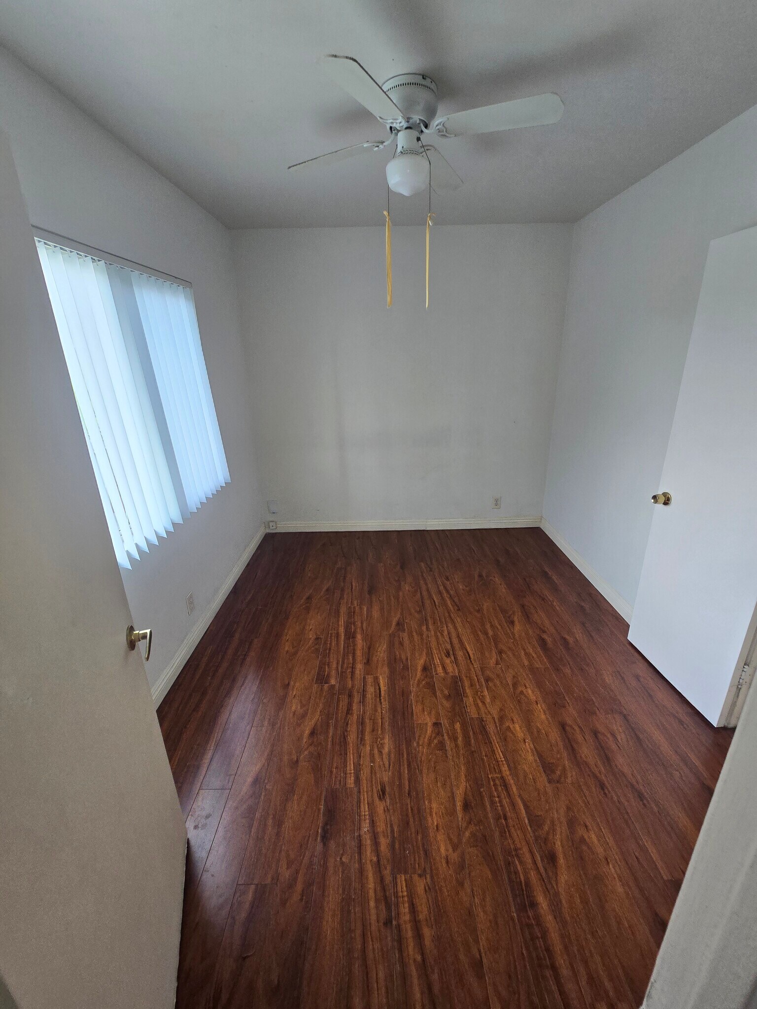 Building Photo - 1818 W Victory Blvd