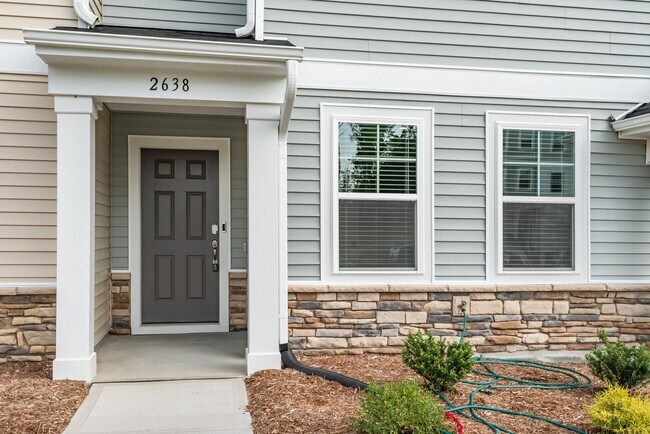 Building Photo - Just Listed! Beautiful 3BR/3.5BA Townhome + $500 Off First Month's Rent