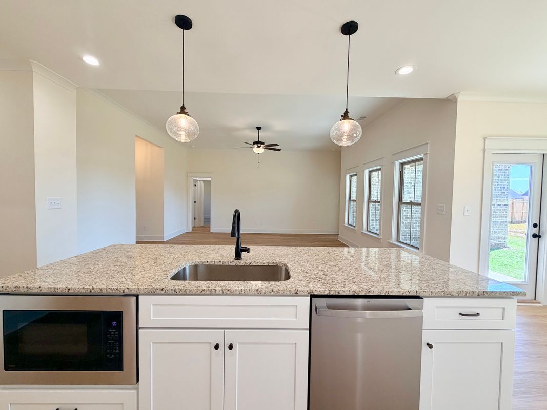 Building Photo - 609 Bristleleaf Path