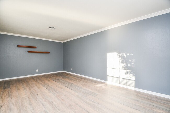 Building Photo - 7310 Ridge Oak Dr