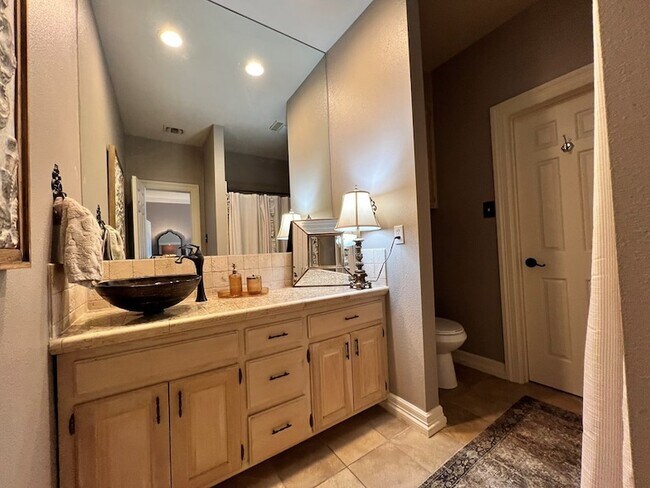 Building Photo - 37 Lafayette Pl