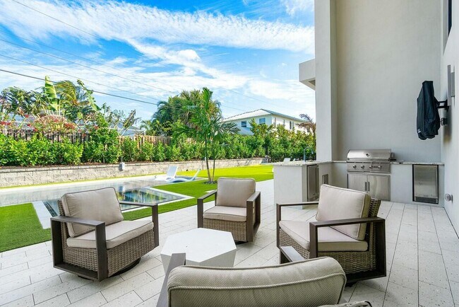 Building Photo - 13460 U.S. Rte 1