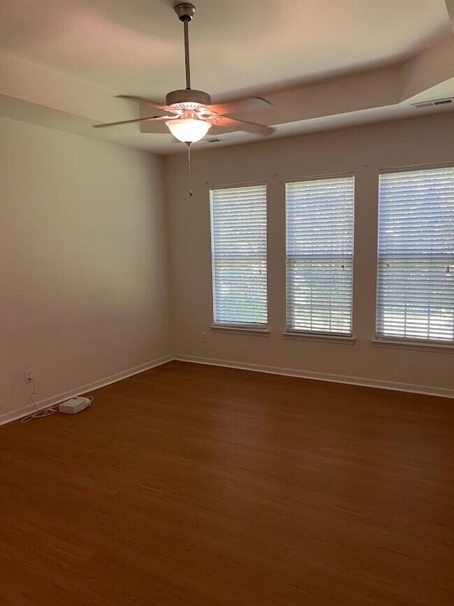 Building Photo - 1716 Waterbrook Dr