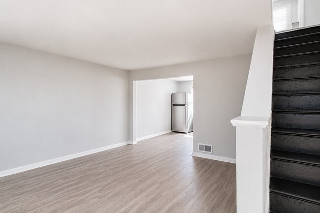 Building Photo - 124 Yorke St