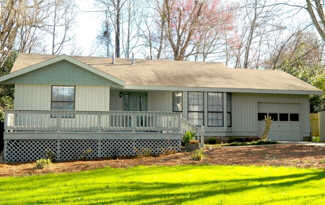 Building Photo - 471 Lawrence Dr