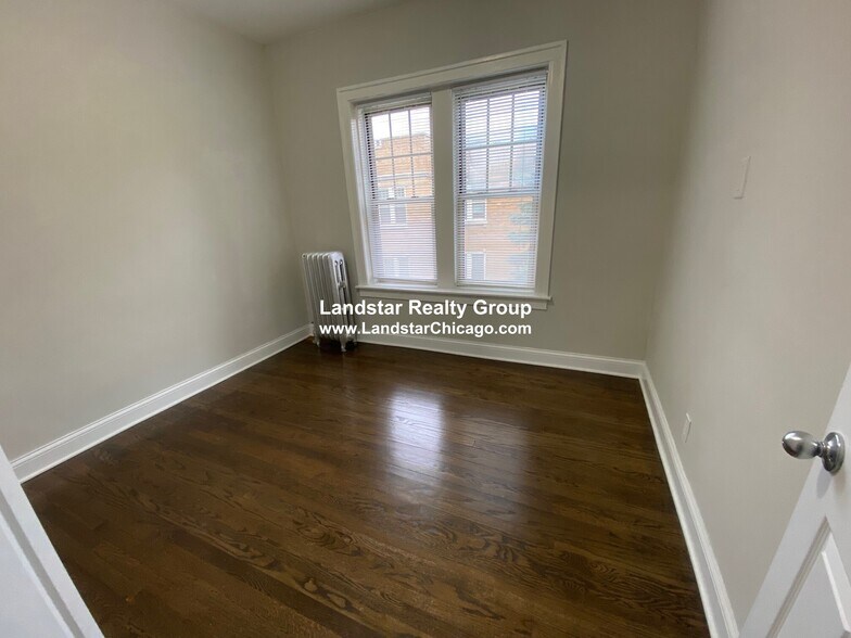 Building Photo - 736 Reba Pl