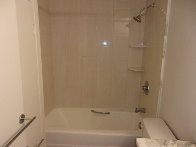 Building Photo - C0386 - ALA WAI TOWNHOUSE