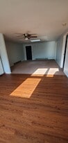 Building Photo - 517 E Weidman St