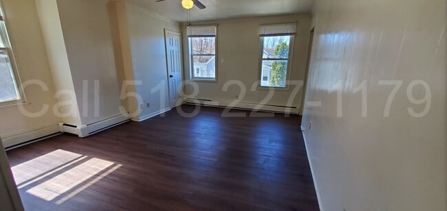 Building Photo - 2 Bedroom 1 Bath in Troy's HVCC Neighborhood