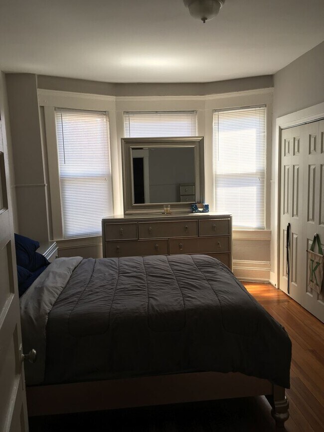 Primary Photo - Spacious State St 1BR - Near Yale SOM