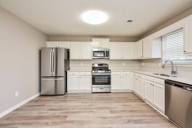 Building Photo - 3509 Mosswood Ln