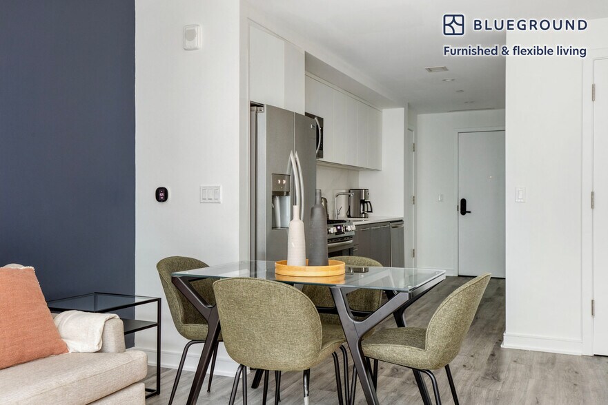 Building Photo - 949 1st St SE