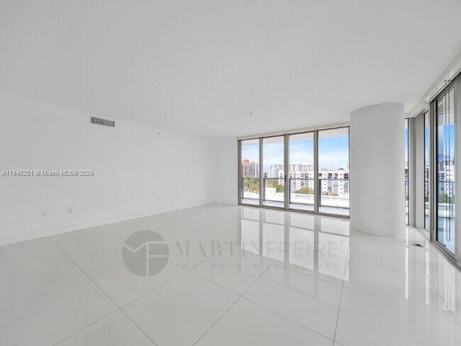 Building Photo - 300 Sunny Isles Blvd