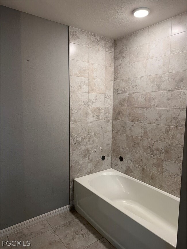 Building Photo - 910 NW 8th Terrace