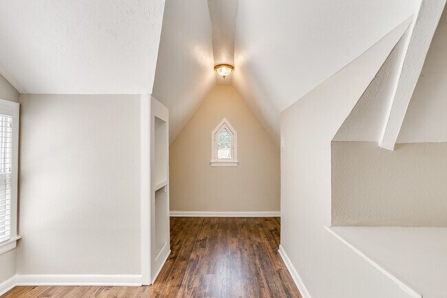Building Photo - 3257 Greene Ave