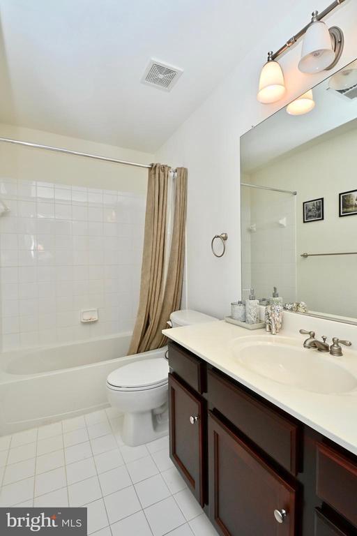 Building Photo - 8240 Gunston Commons Way