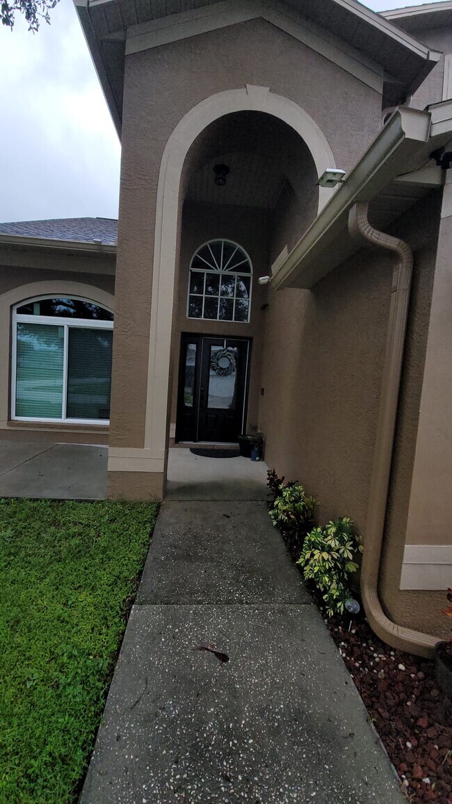 Building Photo - 1324 Franford Dr