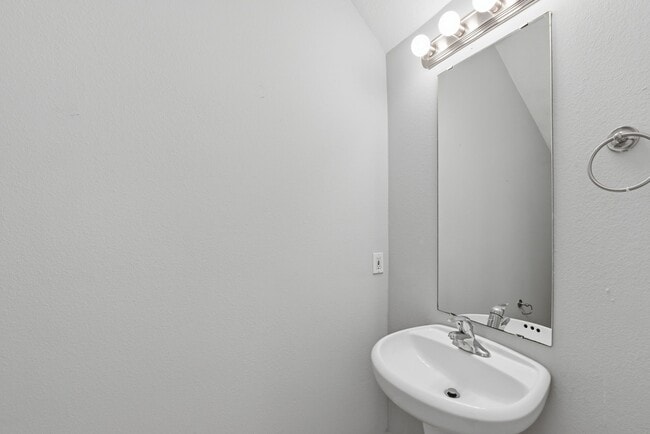 Building Photo - 5227 Brinkman Ct