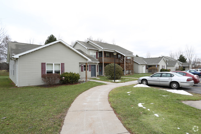 Primary Photo - Sandy Creek Apartments