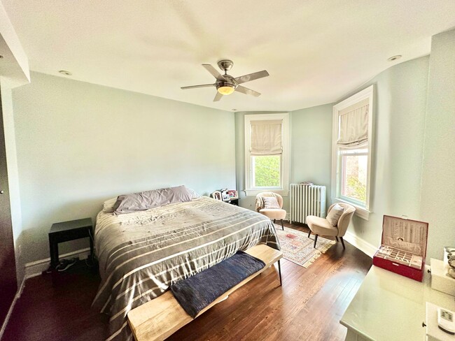 Building Photo - Exquisite 3 Bedroom Columbia Heights Diplo...