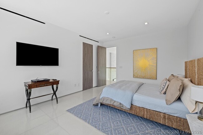 Building Photo - 401 Lido Dr