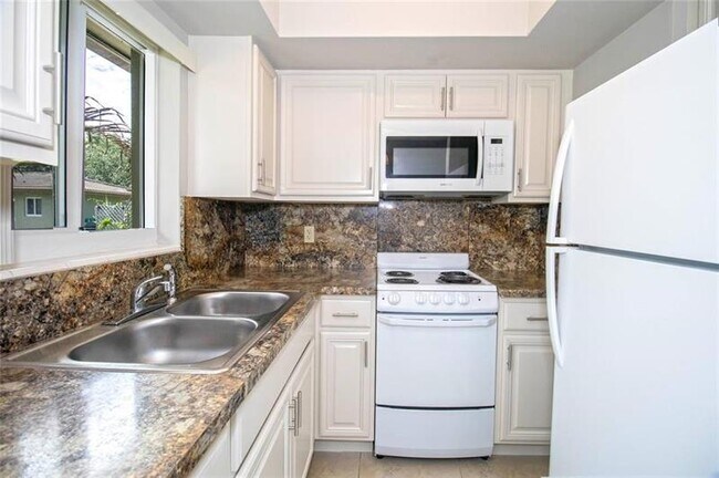Building Photo - 2170 NE 44th St