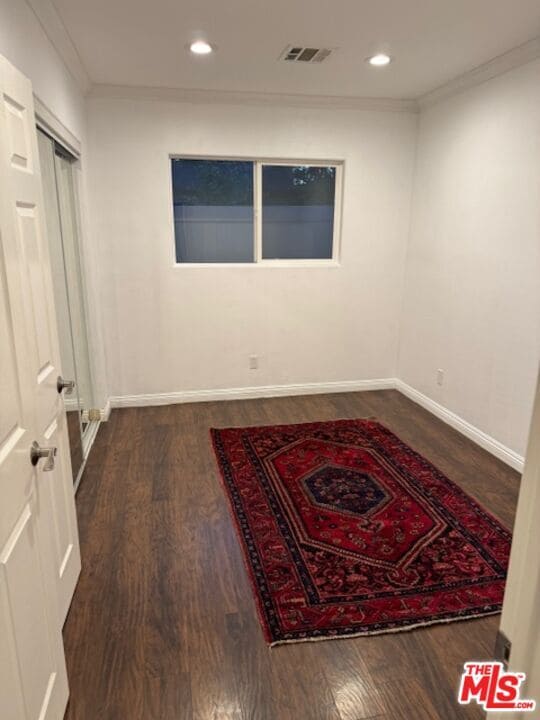 Building Photo - 115 W Floral Ave