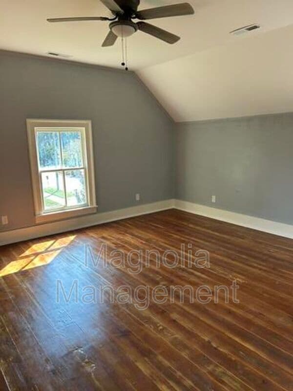 Building Photo - 228 Bragg St