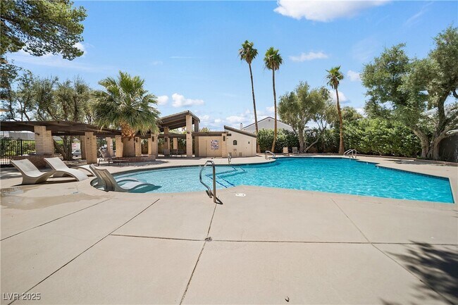 Building Photo - 3027 Bel Air Dr