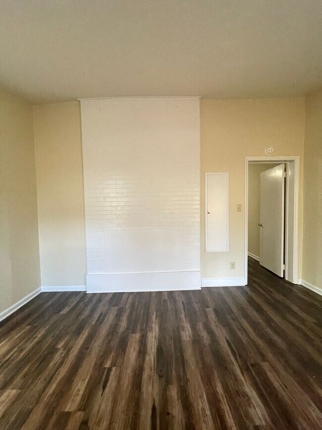 Building Photo - 4130