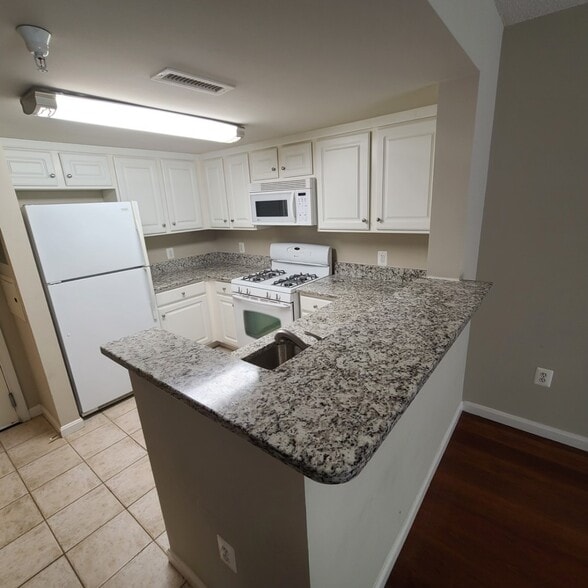 New granite countertops - 11710 Old Georgetown Rd