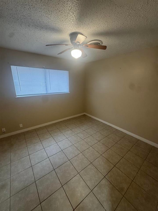 Building Photo - 3726 Bowling Ln