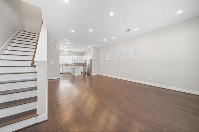 Building Photo - 1136 Wycliffe Dr