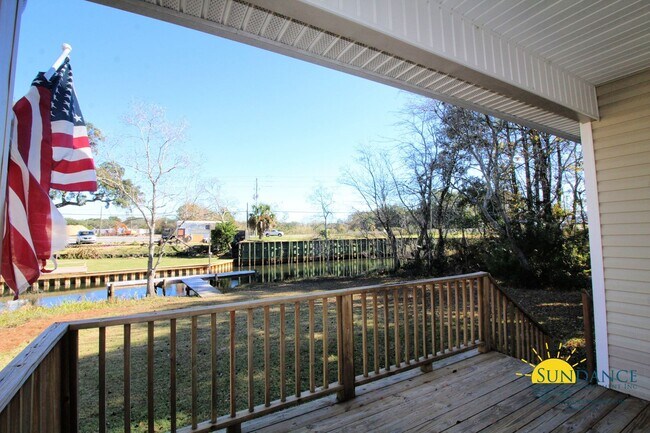 Building Photo - Great 2 Bedroom Unit in Fort Walton