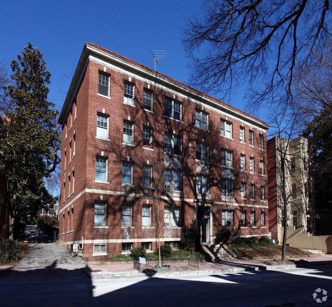 Primary Photo - The Park Manor