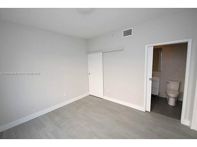 Building Photo - 1321 Pennsylvania Ave