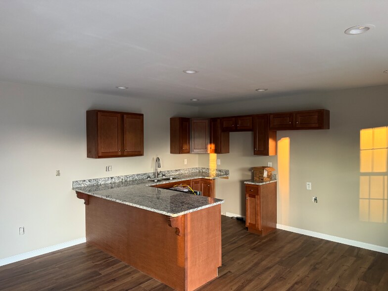Building Photo - 105 Robins Way