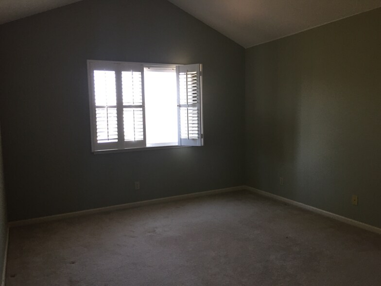 Building Photo - 174 Linda Vista Dr
