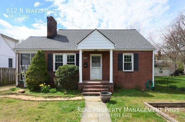 Primary Photo - 612 N Wakefield St