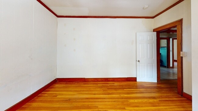 Building Photo - 48 Oak St