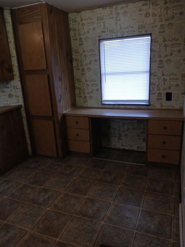 Building Photo - A charming 3-bedroom, 2-bathroom home