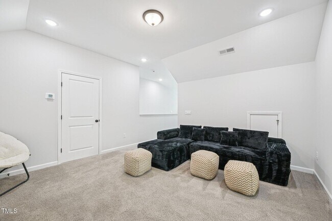 Building Photo - 133 Black Cloud Dr