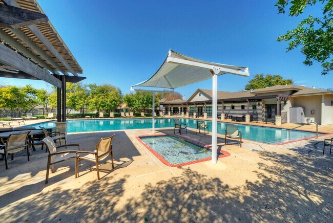 Building Photo - 601 Indian Run Dr
