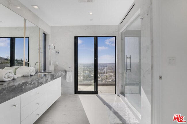 Building Photo - 1600 Marlay Dr