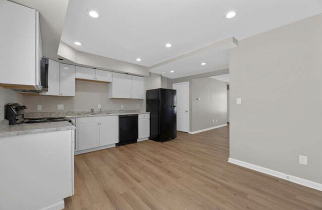 Brand New Everything - 2194 Rotunda Dr