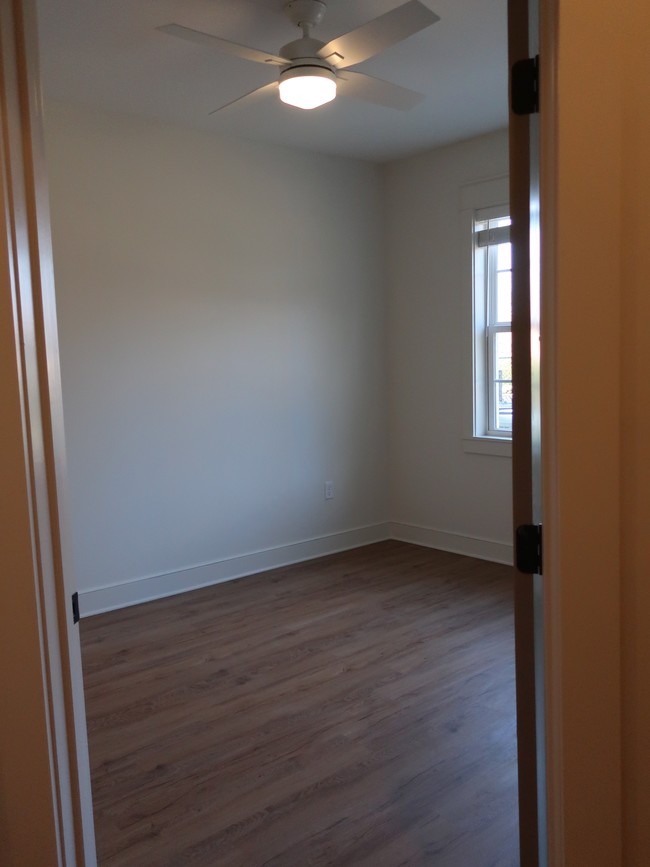 Basement Bedroom - 2739 Jersey Ave