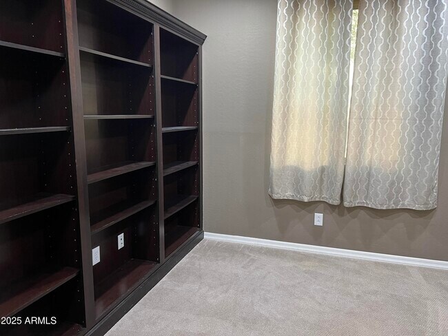 Building Photo - 21284 W Almeria Rd