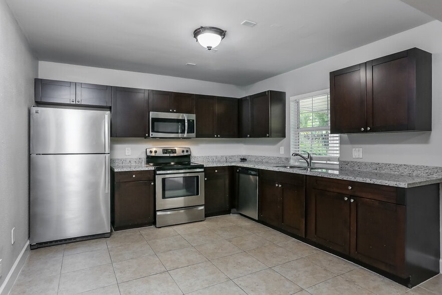 Building Photo - 3291 NW 65th St